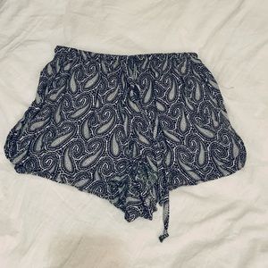Brandy Melville grey paisley shorts size small